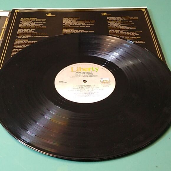 Kenny Rogers Vinyl Record - Picture 6 of 9